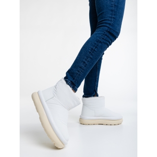 Γυναικείες μπότες λευκά από οικολογικό δέρμα και ύφασμα Leola