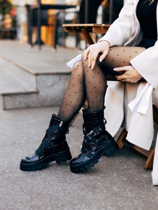 Winter Sale - Εκπτώσεις Γυναικεία μπότακια μαύρα από οικολογικό δέρμα λουστρίνι Lanikai Προσφορά